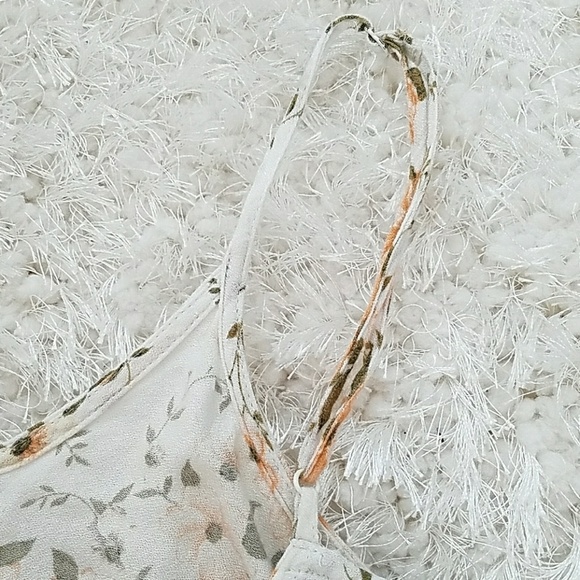 Very cute, soft and flowy sleeveless top, size S - Picture 4 of 6